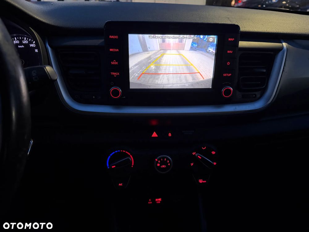 Kia Stonic 1.2 L - 14