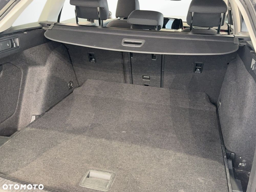 Volkswagen Golf Variant - 34