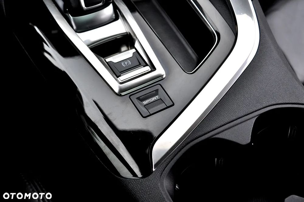 Peugeot 3008 1.5 BlueHDi GT Pack S&S EAT8 - 32