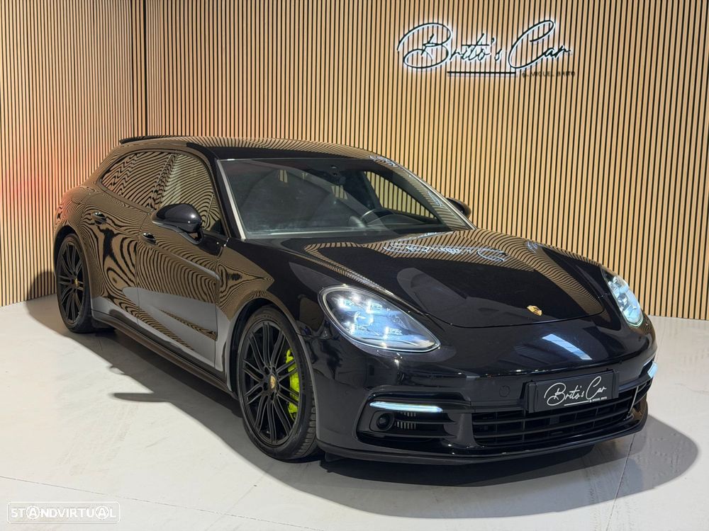 Porsche Panamera Sport Turismo 4 E-Hybrid Edition 10 Anos - 1