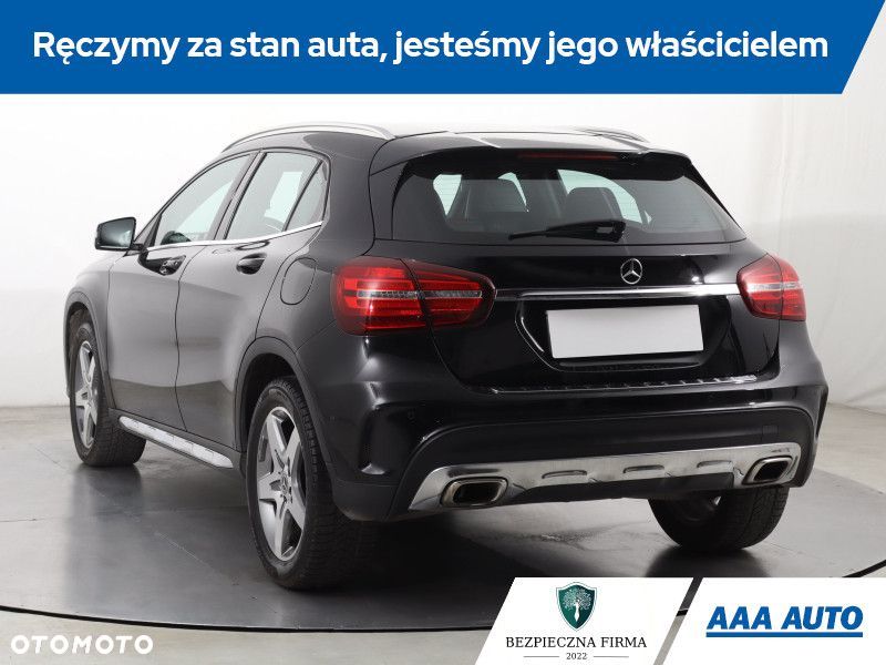 Mercedes-Benz GLA - 6