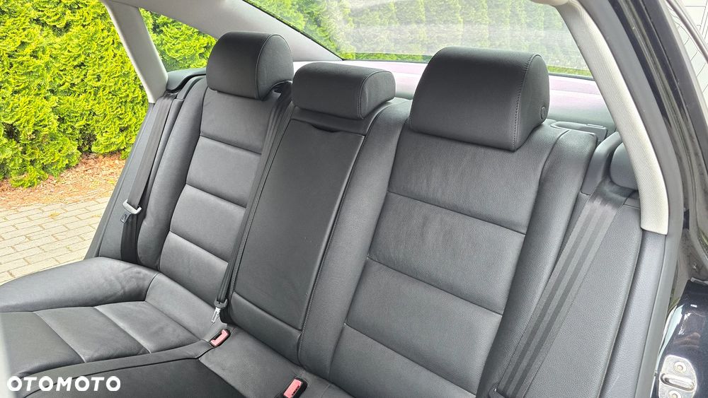 Audi A6 ver-2-4-quattro - 30