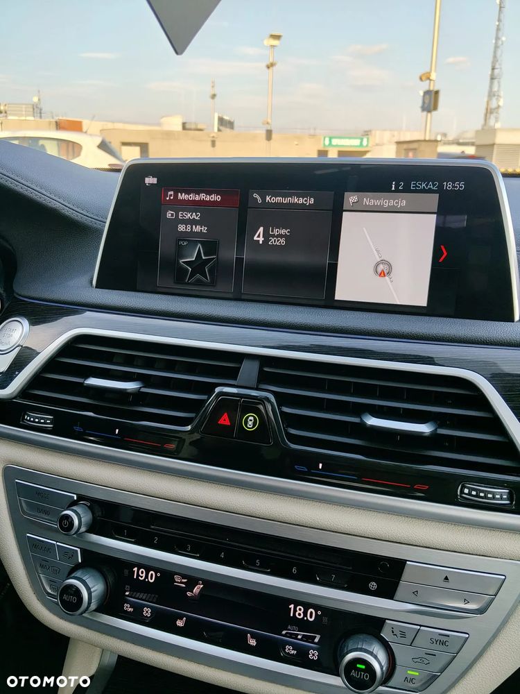 BMW Seria 7 740Li - 20
