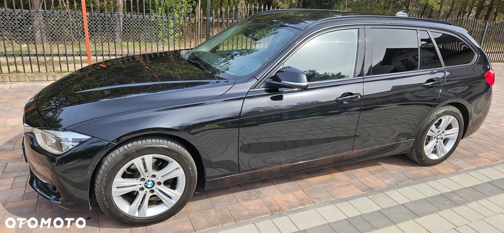 BMW Seria 3 320i - 32