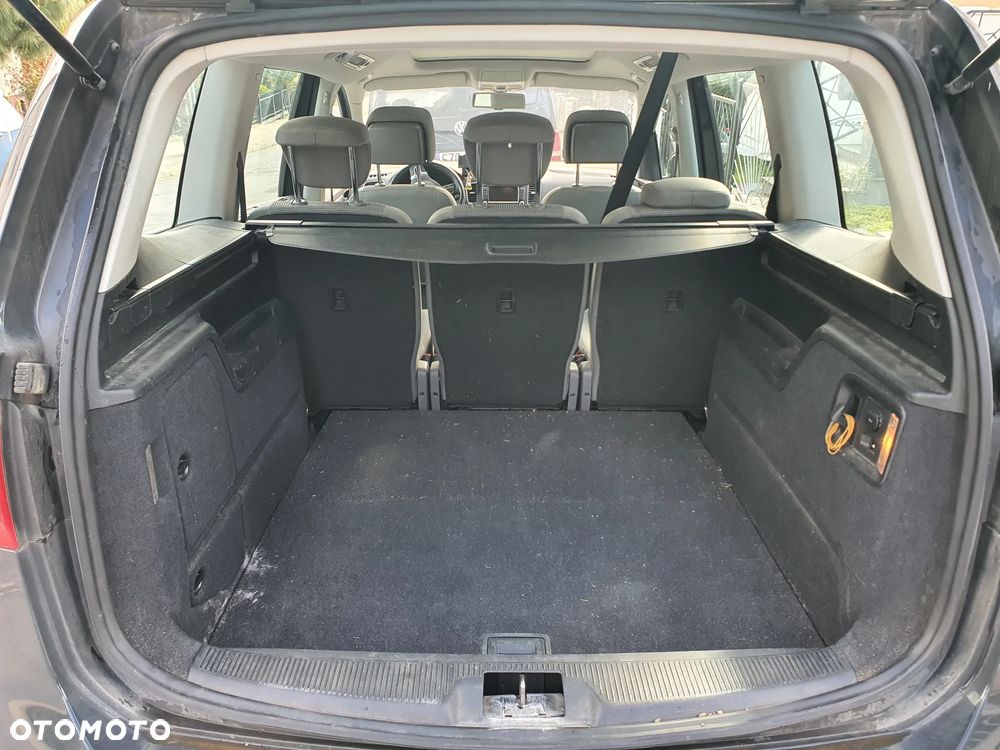 Volkswagen Sharan - 12