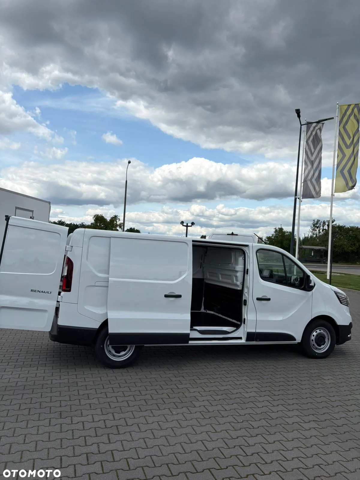 Renault Trafic Furgon L2H1 2.0dCi 170 AT9 automat! - 10