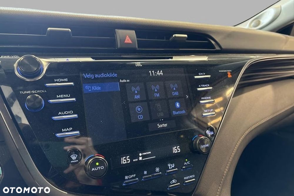 Toyota Camry 2.5 Hybrid Executive CVT - 18