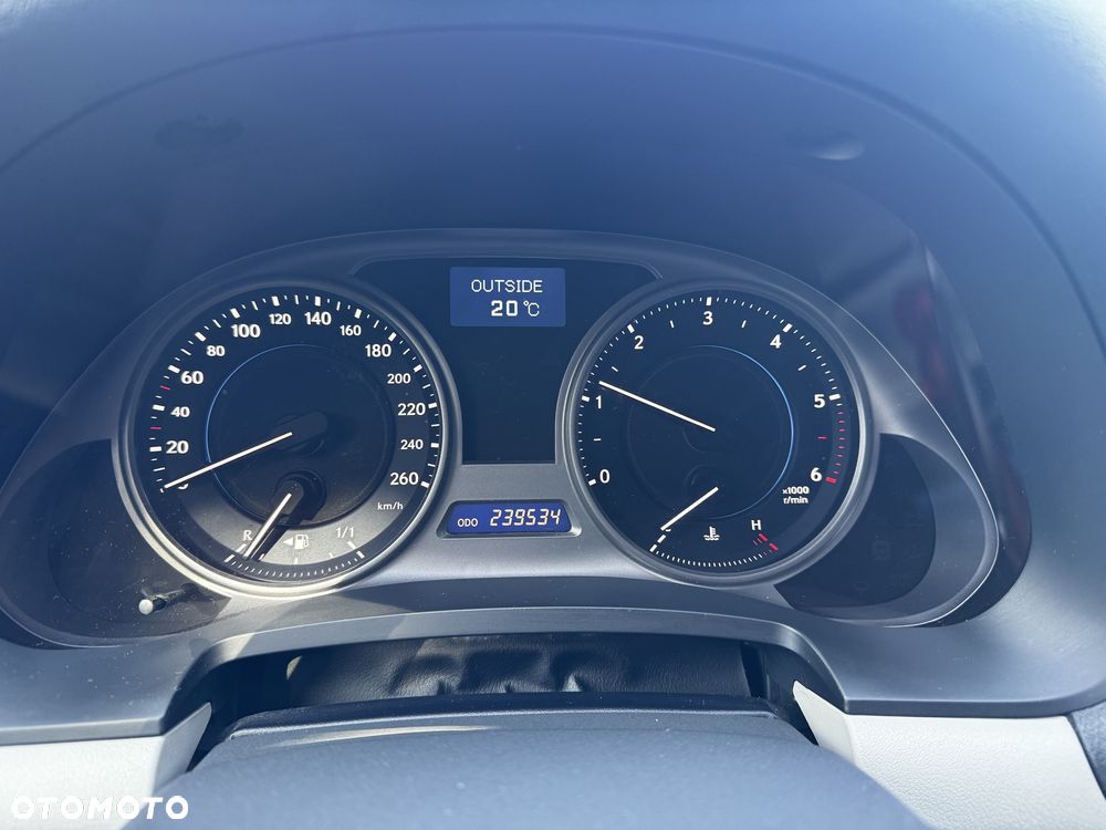 Lexus IS 220 D Prestige - 20