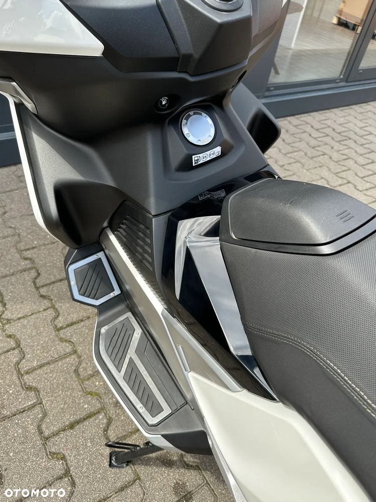Peugeot XP400 - 10