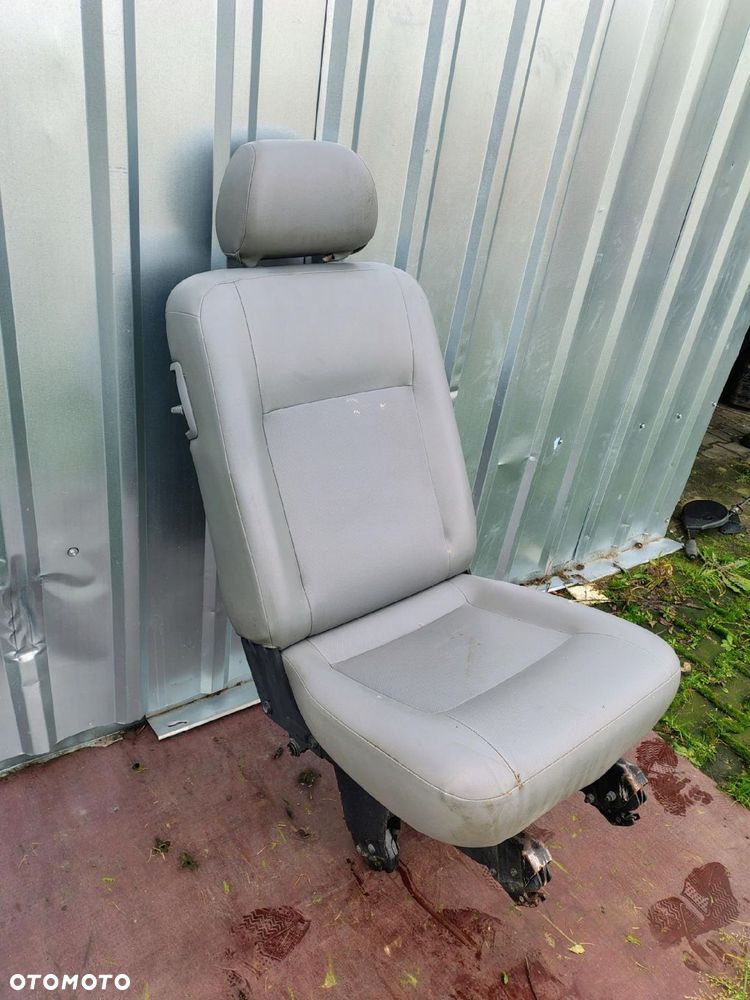 FOTEL POJEDYŃCZY DRUGI RZĄD VW T5 MULTIVAN CARAVELLE KOZIOŁEK - 3