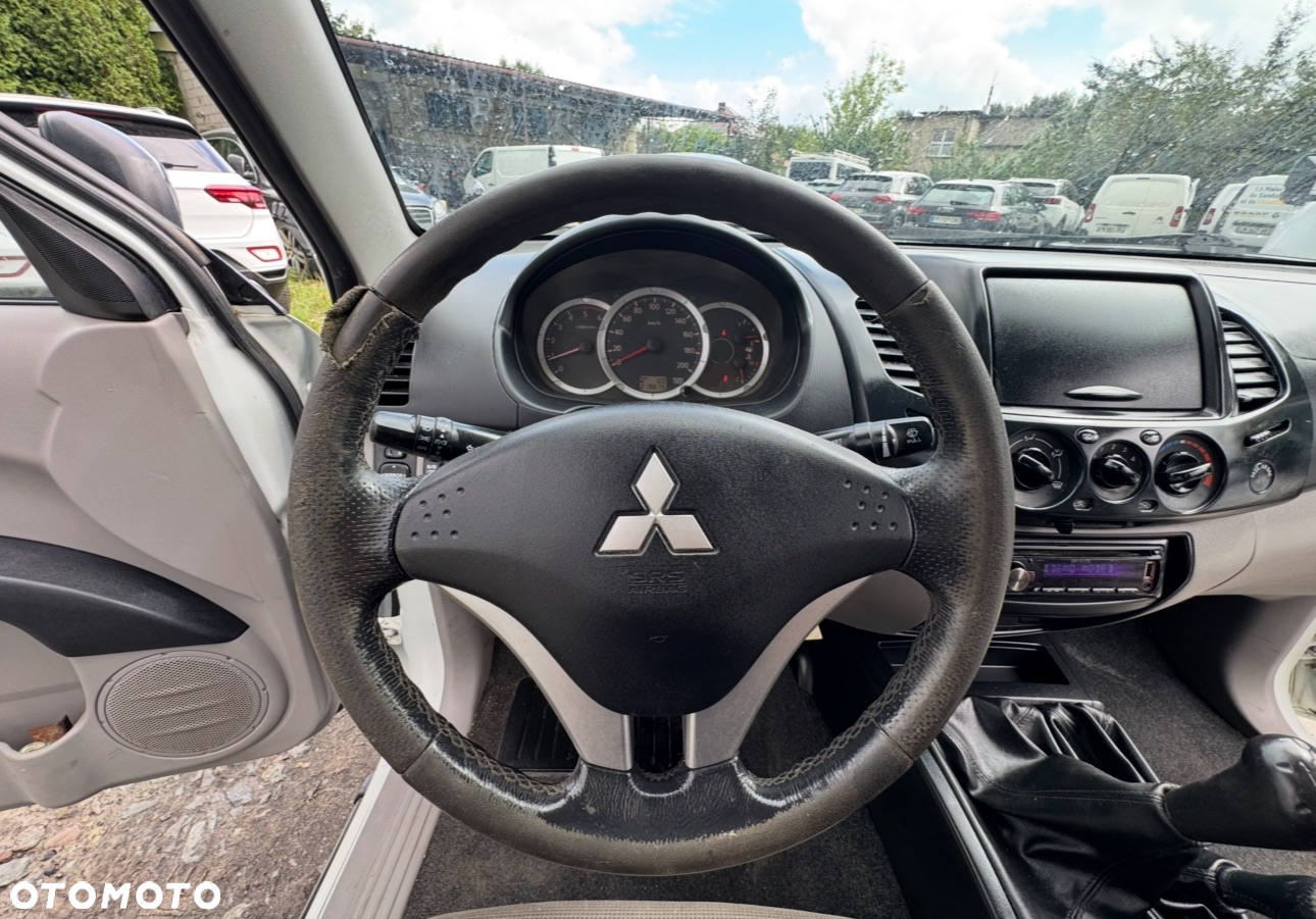 Mitsubishi L200 - 14