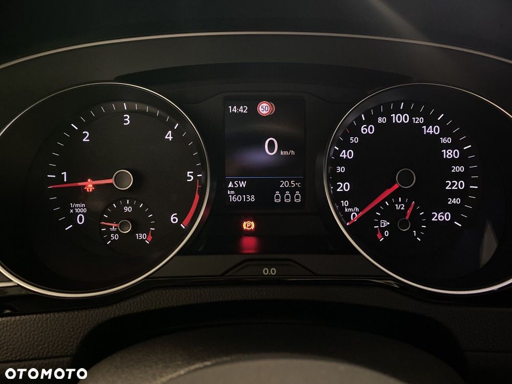 Volkswagen Passat - 28