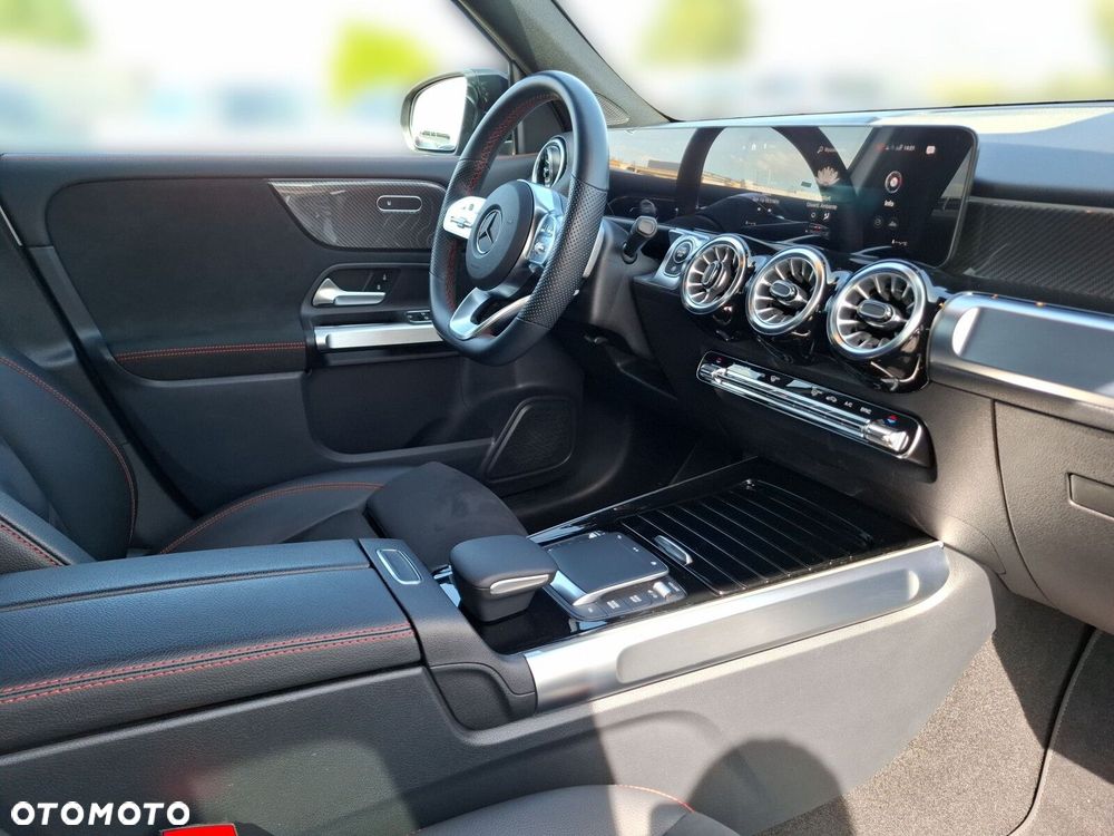 Mercedes-Benz GLB 200 4-Matic AMG Line 8G-DCT - 13