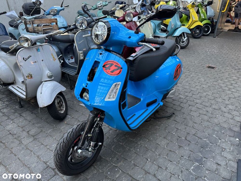 Piaggio Vespa - 2