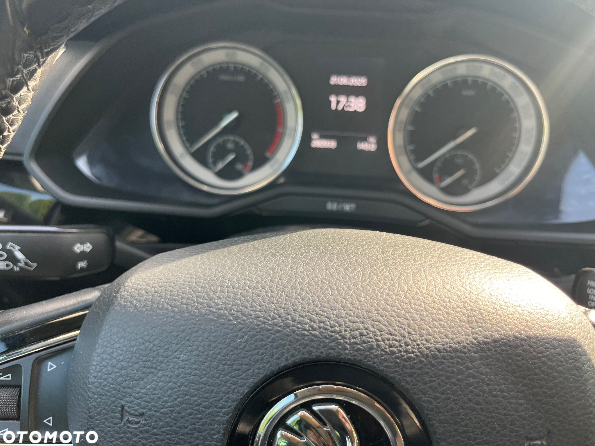 Skoda Superb 2.0 TSI L&K DSG - 27