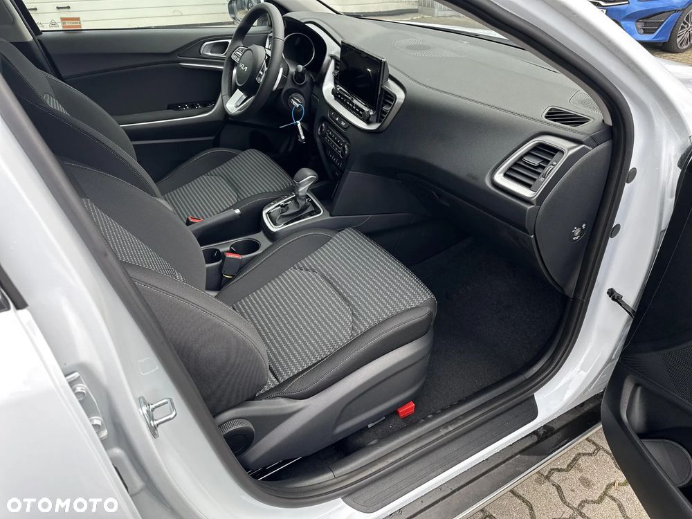Kia XCeed 1.5 T-GDI M DCT - 14
