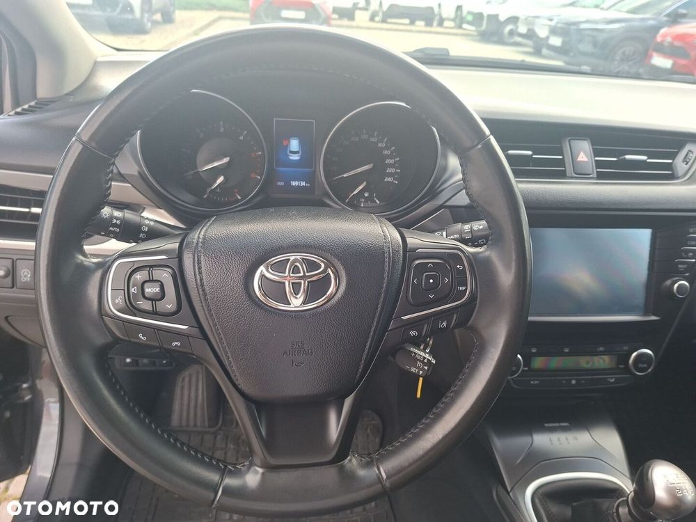 Toyota Avensis 2.0 D-4D Premium - 17