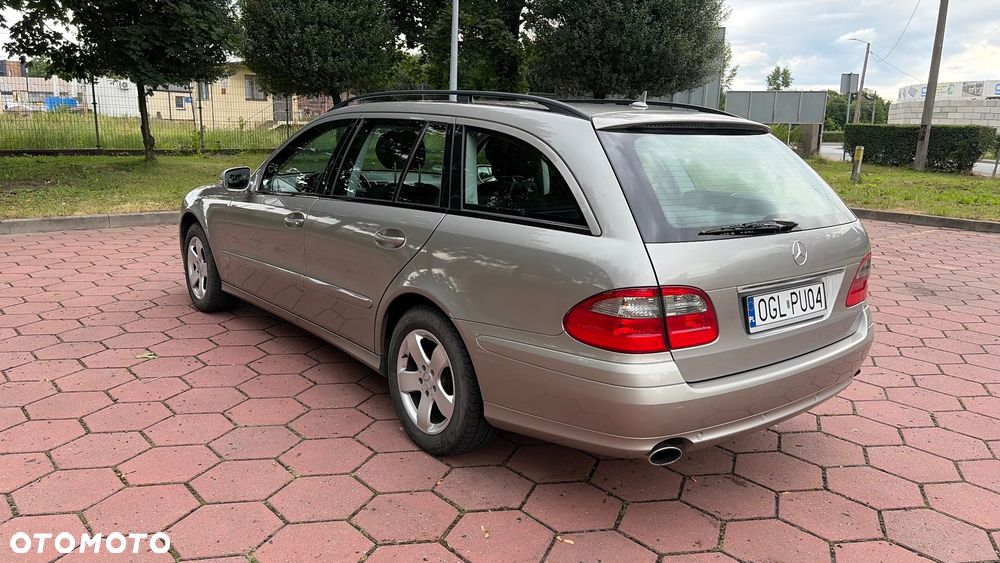 Mercedes-Benz E-Class 2008 photo 4