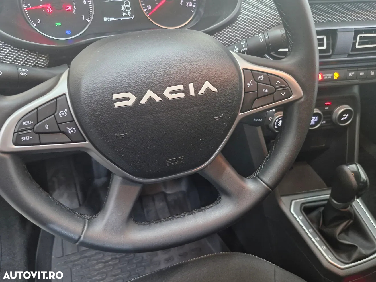 Dacia Logan TCe 90 CVT Journey - 15