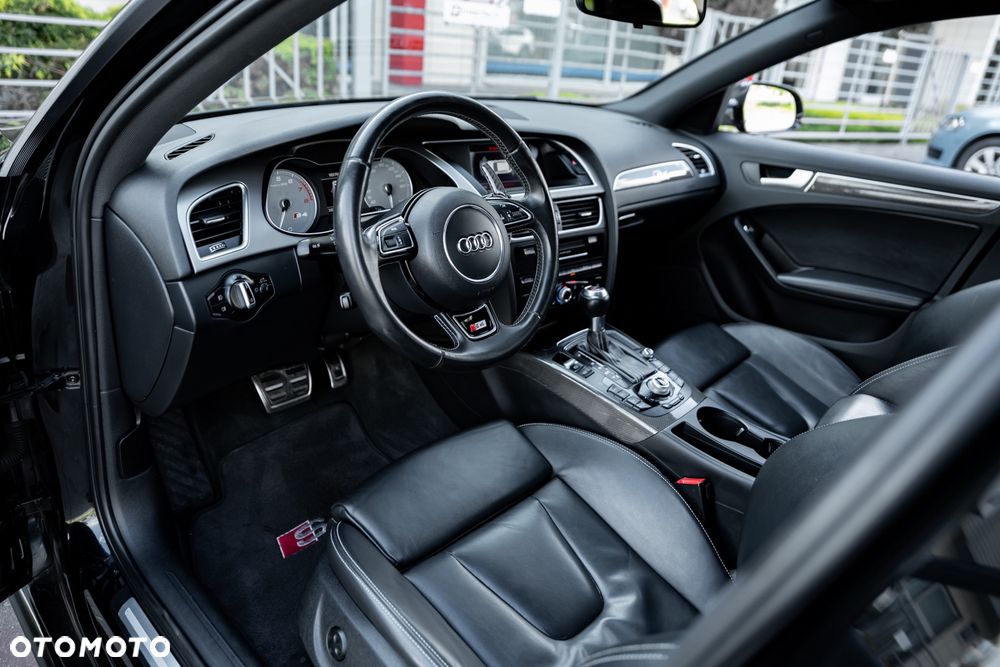Audi S4 Avant S tronic - 17