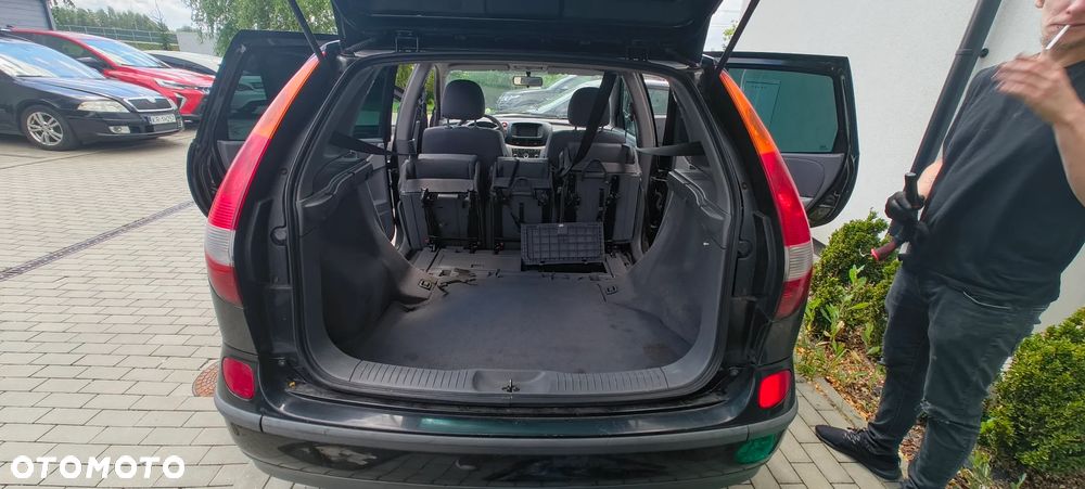 Nissan Almera - 10