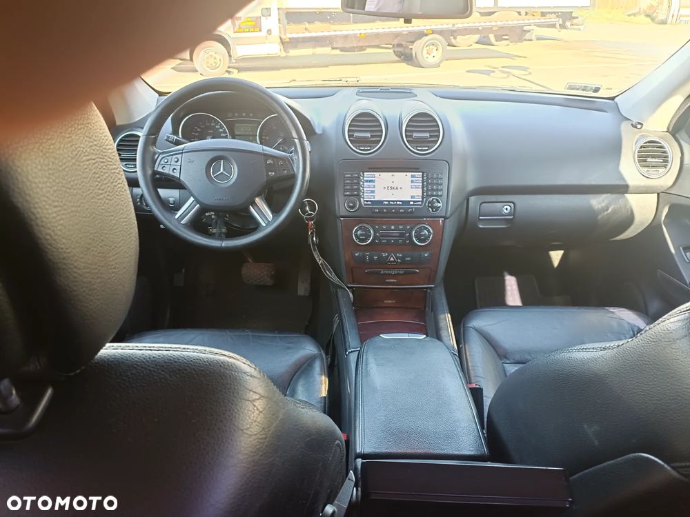 Mercedes-Benz ML - 6