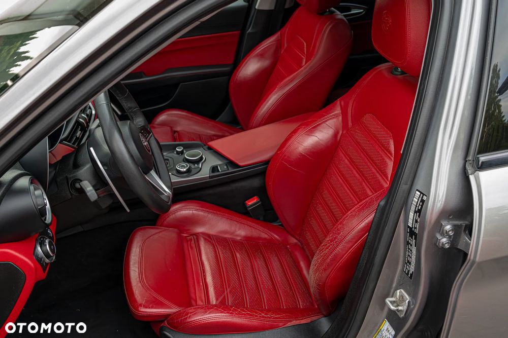 Alfa Romeo Giulia - 10