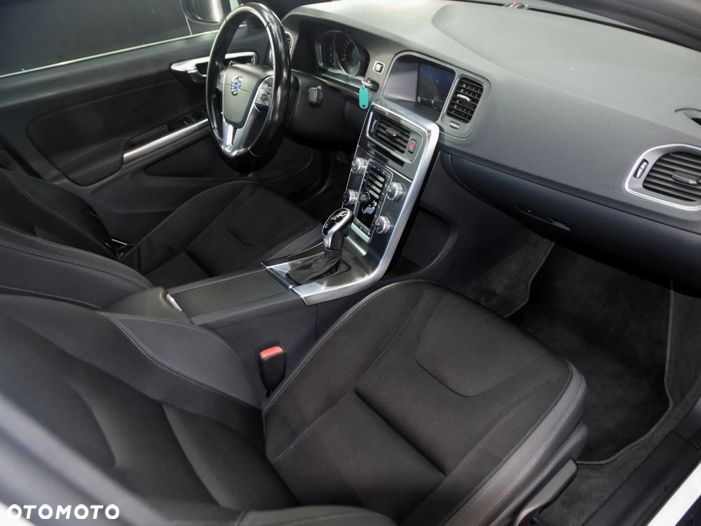 Volvo S60 D4 Drive-E Momentum - 6