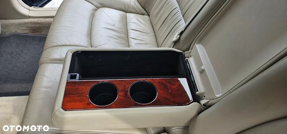 Lexus LS - 39