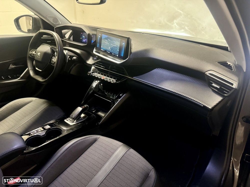 Peugeot 2008 1.2 PureTech Allure Pack EAT8 - 11