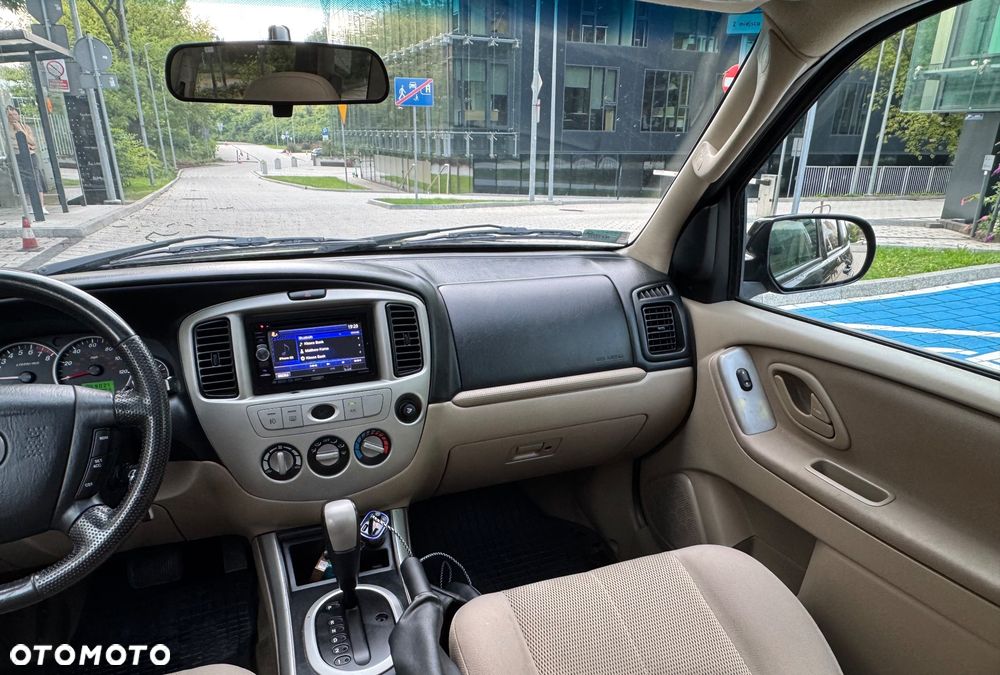 Mazda Tribute V6 4x4 Exclusive - 9
