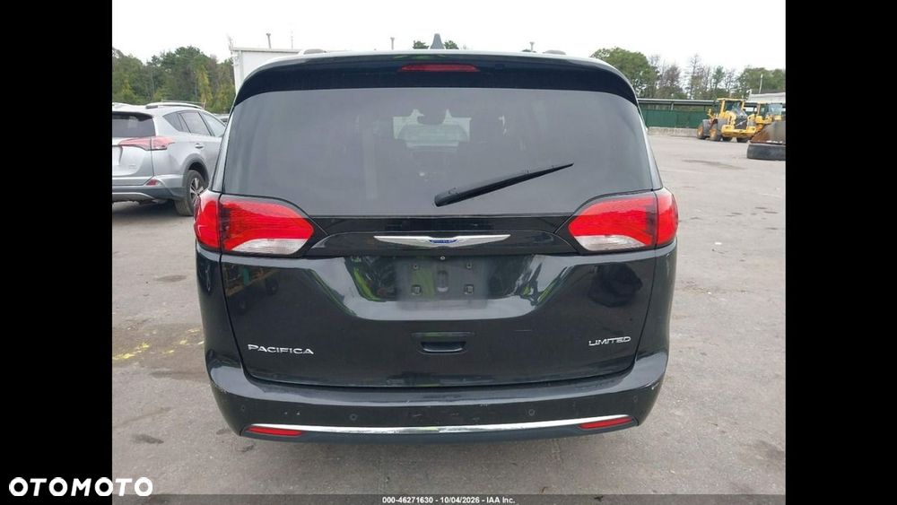 Chrysler Pacifica - 8
