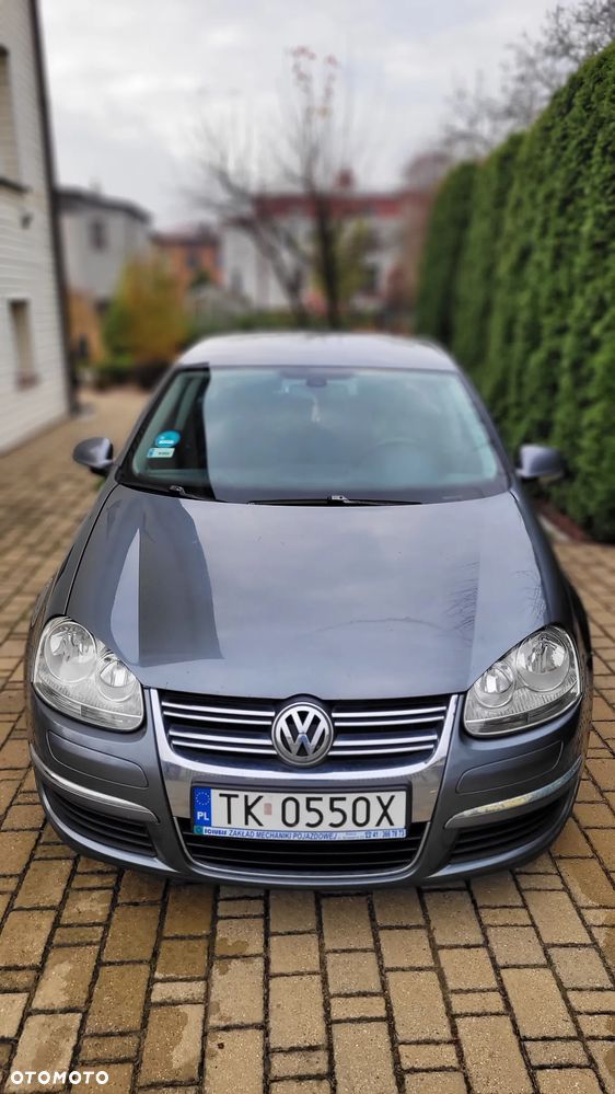 Volkswagen Jetta 1.9 TDI Comfortline - 4