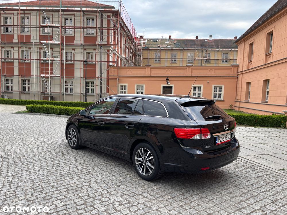 Toyota Avensis 2.2 D-CAT Sol - 3