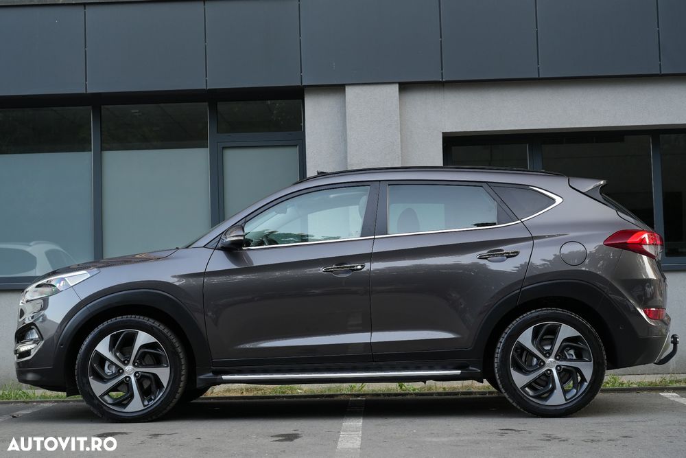 Hyundai Tucson 2.0 CRDI 4WD Automatik Premium - 23