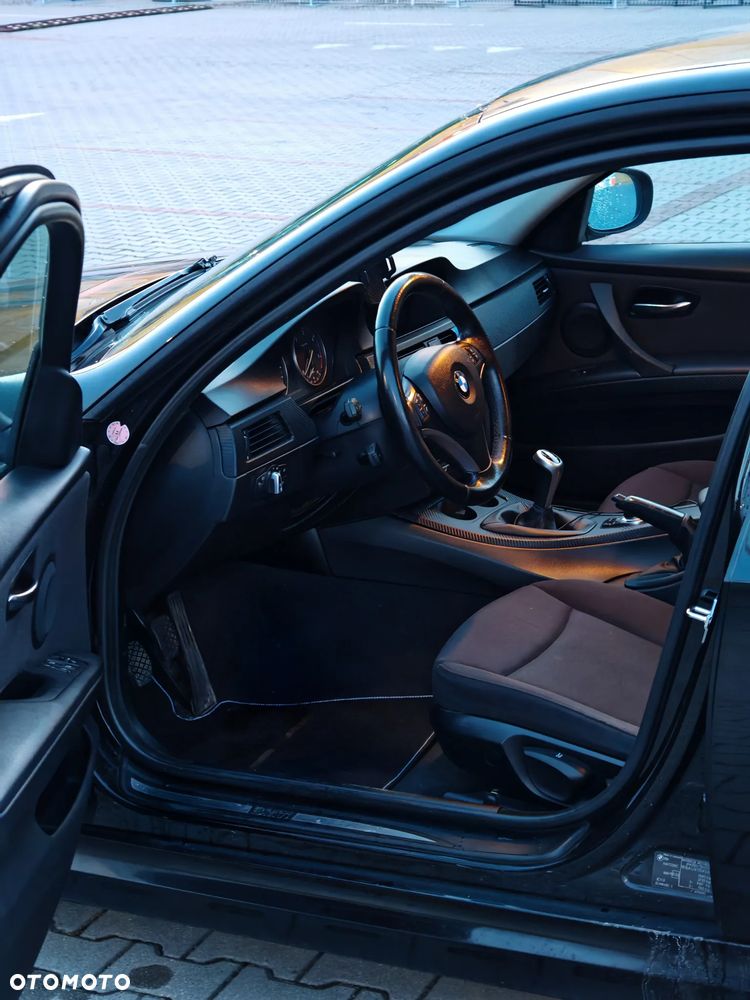 BMW Seria 3 318d - 12