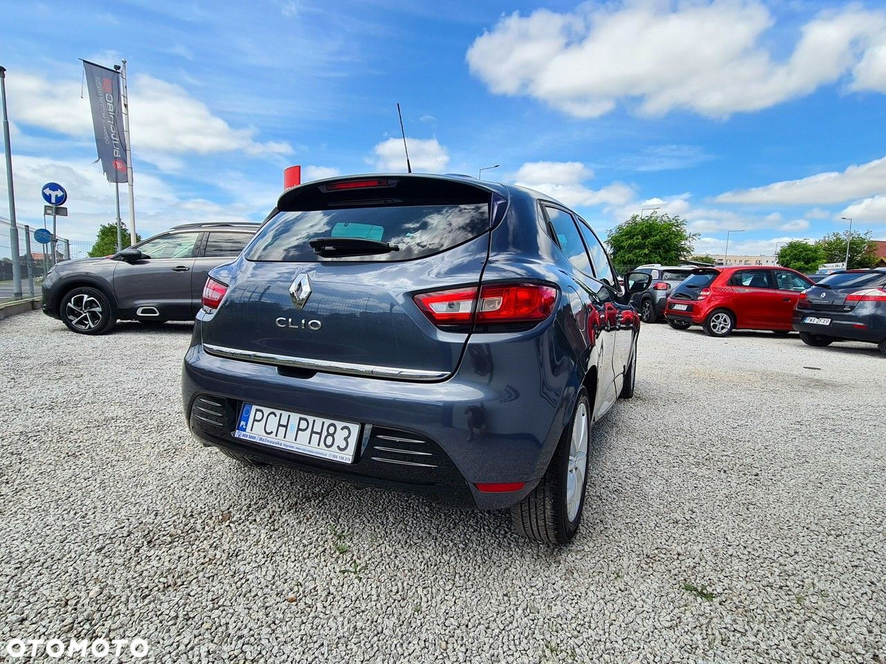 Renault Clio 1.2 16V 75 LIMITED - 10