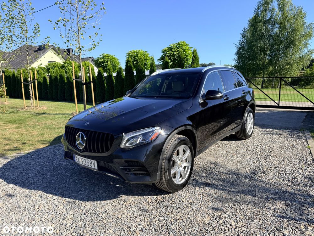 Mercedes-Benz GLC 300 4Matic 9G-TRONIC AMG Line - 2