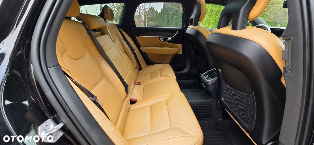 Volvo V90 Cross Country T6 AWD Pro - 31