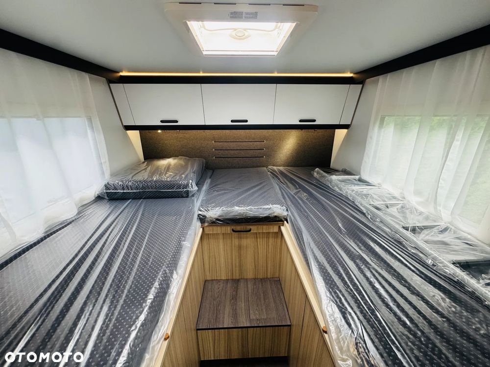 Ford Sunliving S75 SL - 18
