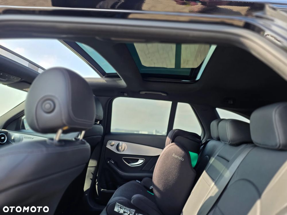 Mercedes-Benz Klasa C 300 d 9G-TRONIC - 22