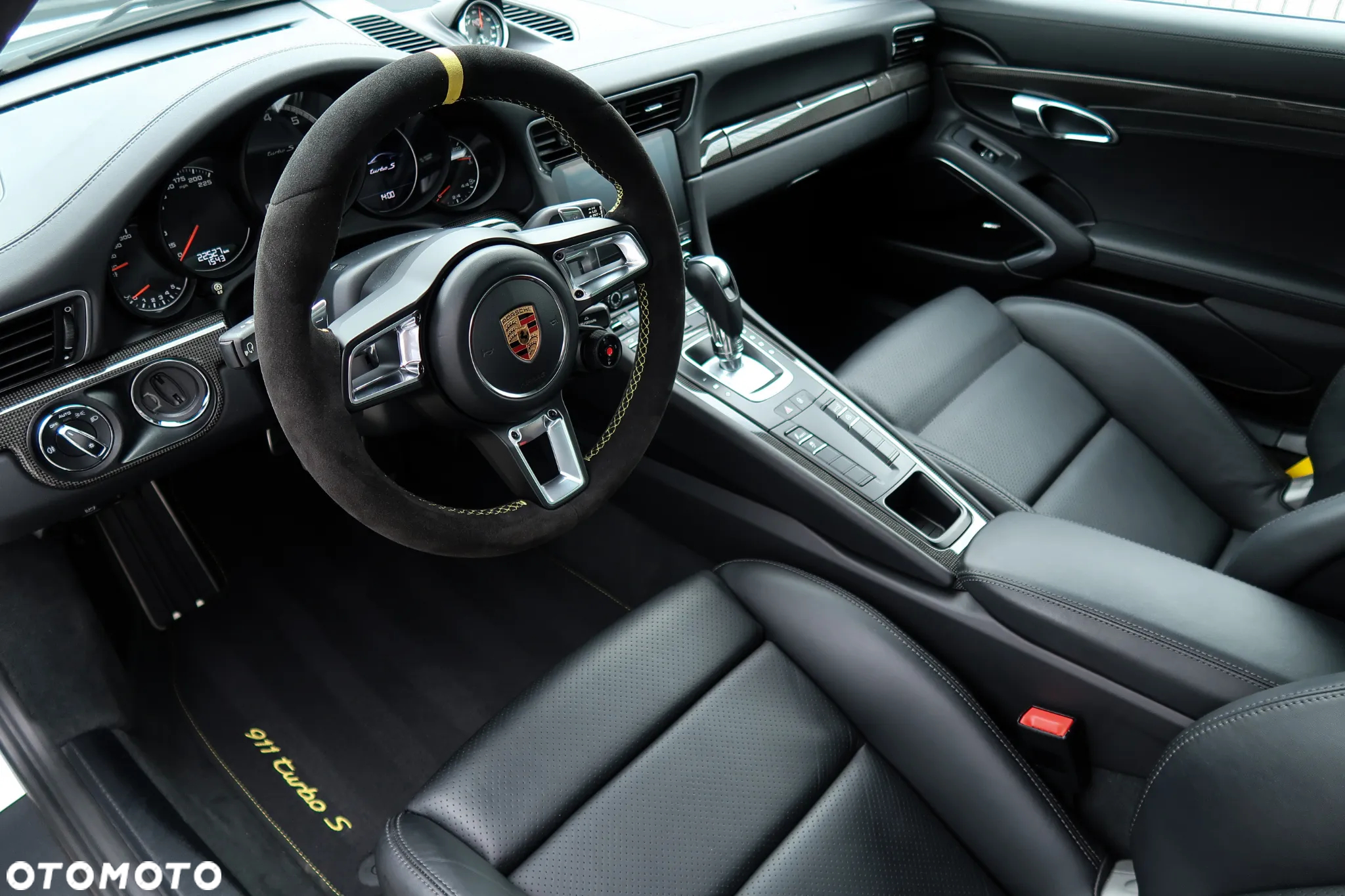 Porsche 911 Turbo S - 26