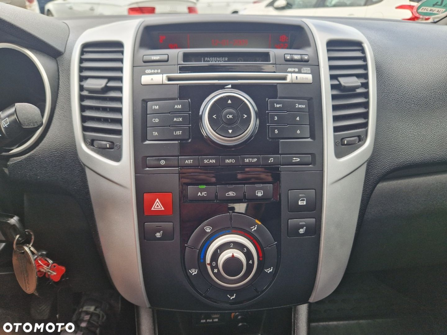 Kia Venga - 12