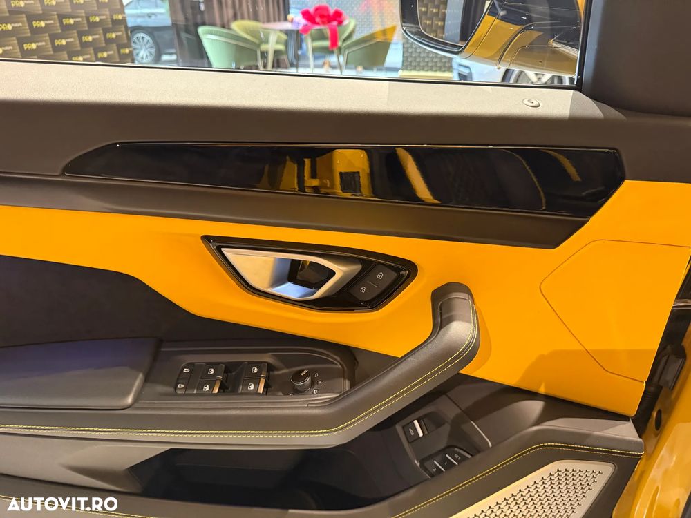 Lamborghini URUS - 27