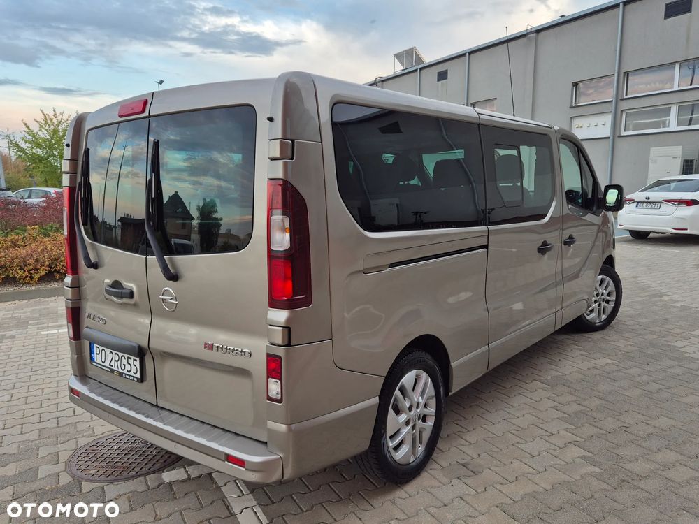 Opel Vivaro - 38