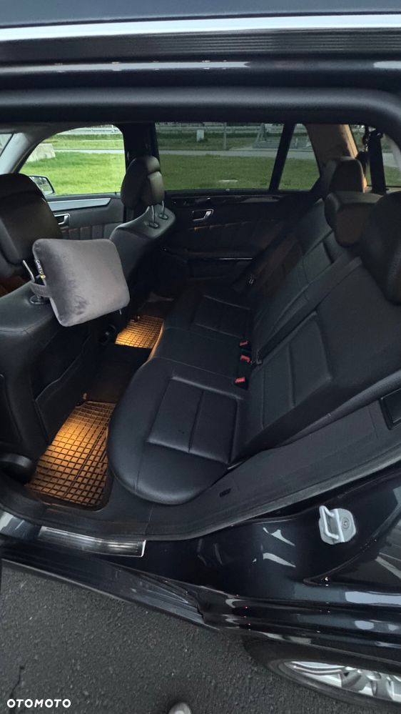 Mercedes-Benz Klasa E 250 CGI BlueEff Avantgarde - 17
