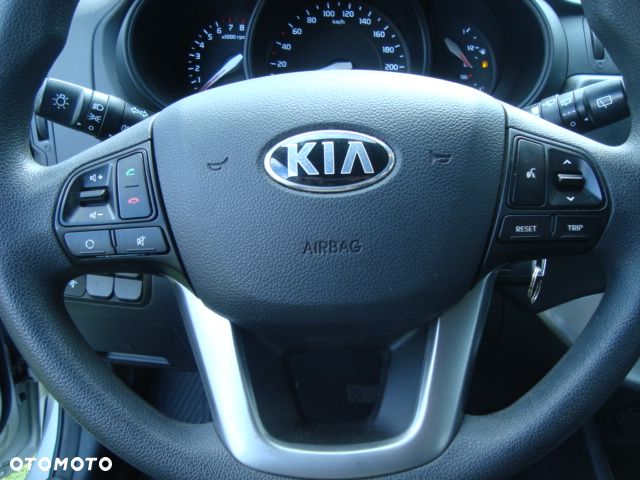 Kia Rio - 35