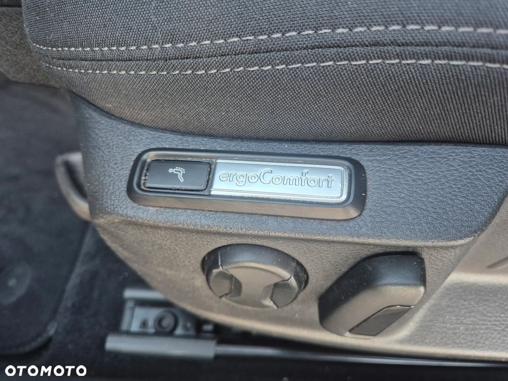Volkswagen Passat 2.0 TDI (BlueMotion Technology) Comfortline - 23