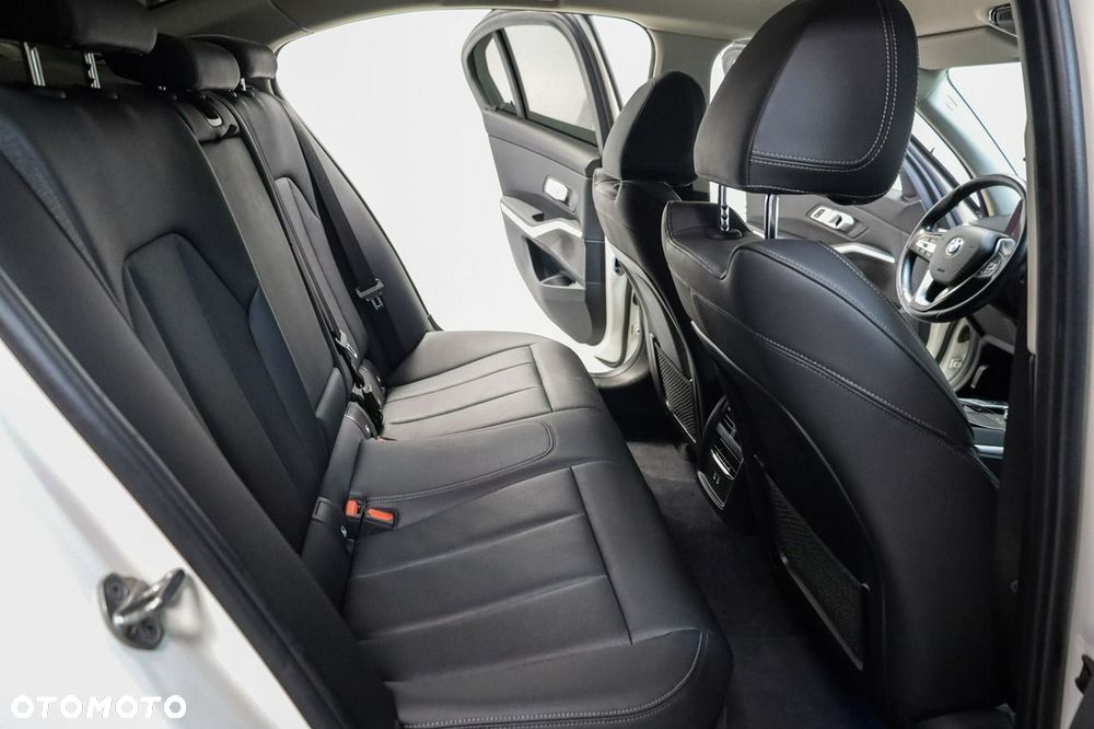 BMW Seria 3 - 24
