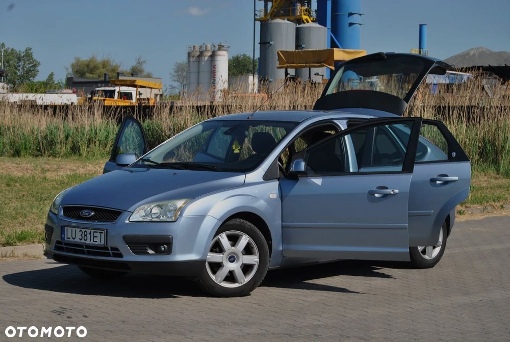 Ford Focus 1.6 Ghia - 18